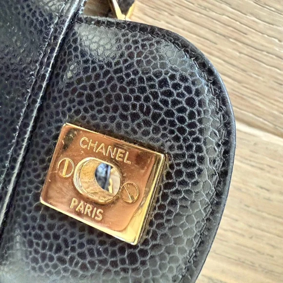 Chanel black Jumbo Classic Caviar Double Flap Quilted Leather Chain Bag - Picture 4 of 14